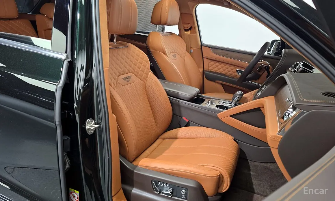 Фото 12 - Bentley Bentayga