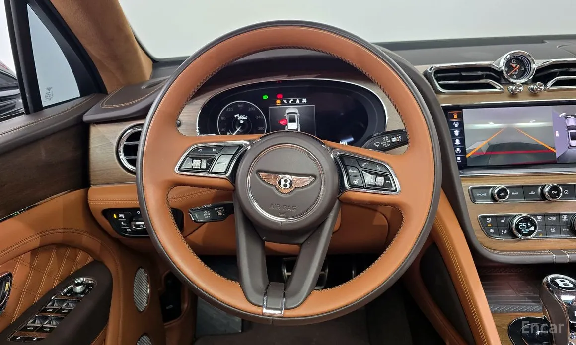 Фото 13 - Bentley Bentayga