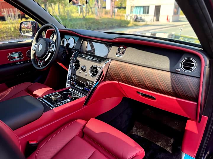 Фото 5 - Rolls-Royce Cullinan