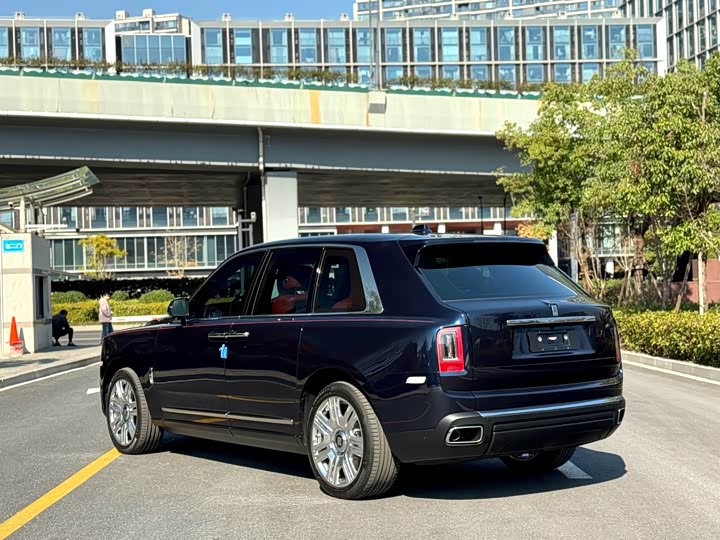 Фото 7 - Rolls-Royce Cullinan