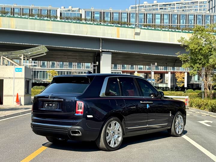 Фото 9 - Rolls-Royce Cullinan
