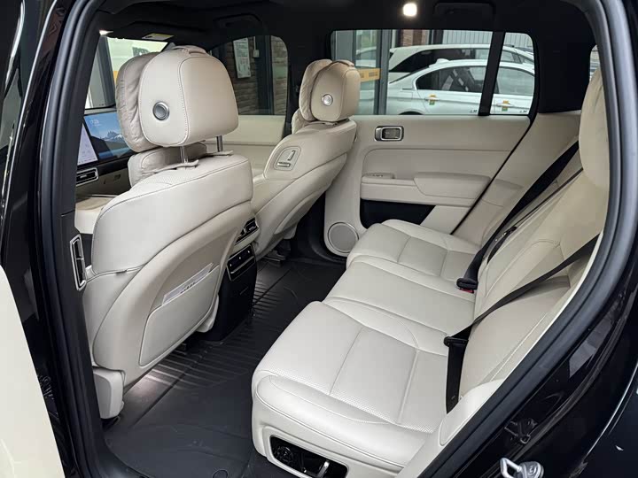 Фото 8 - LiXiang L7