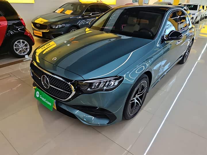 Фото 2 - Mercedes-Benz E-Class