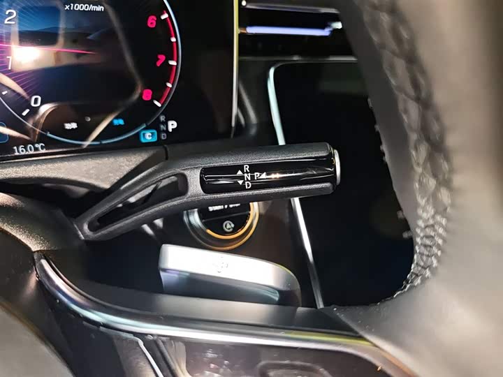 Фото 6 - Mercedes-Benz E-Class