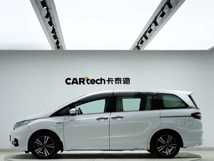 Фото 2 - Honda Odyssey