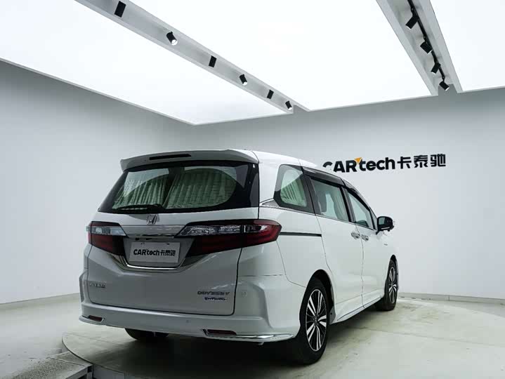 Фото 9 - Honda Odyssey