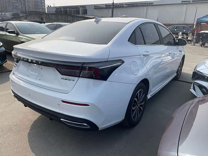 Фото 6 - Chery Omoda S5 (Arrizo 5 Plus)