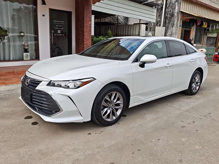 Фото 1 - Toyota Avalon