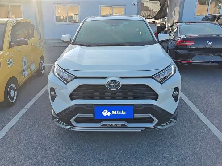 Фото 2 - Toyota RAV4