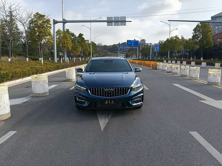 Фото 3 - Geely Preface