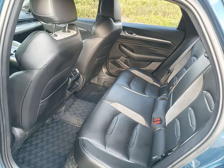 Фото 6 - Geely Preface