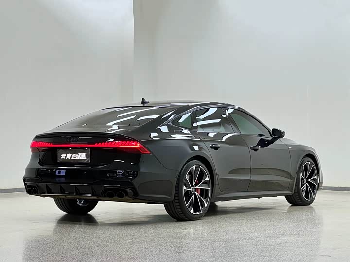 Фото 7 - Audi A7