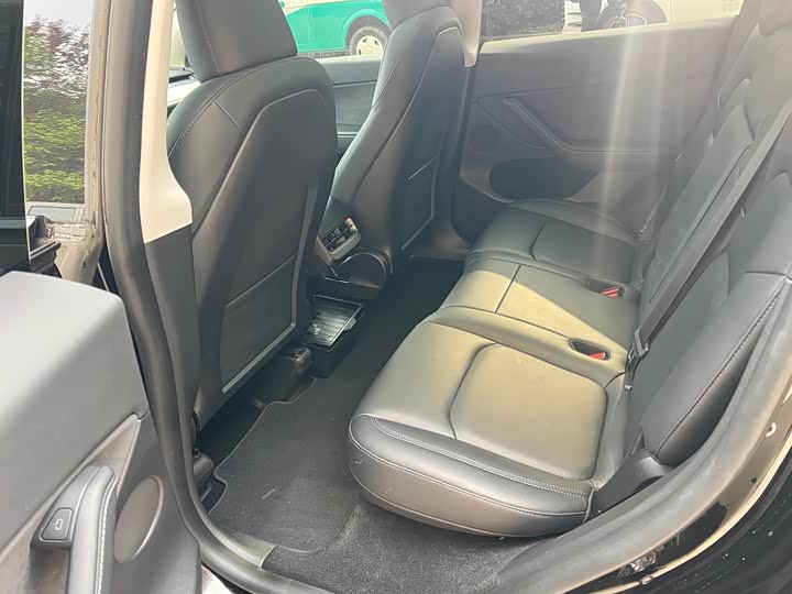 Фото 4 - Tesla Model Y