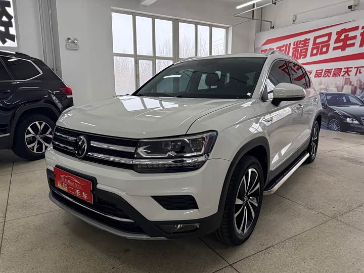 Фото 1 - Volkswagen Tharu