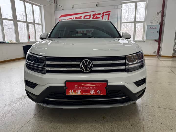 Фото 2 - Volkswagen Tharu