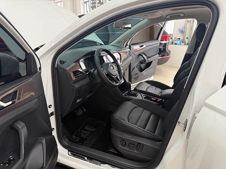 Фото 4 - Volkswagen Tharu