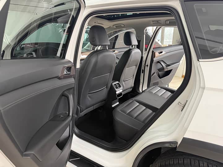 Фото 5 - Volkswagen Tharu