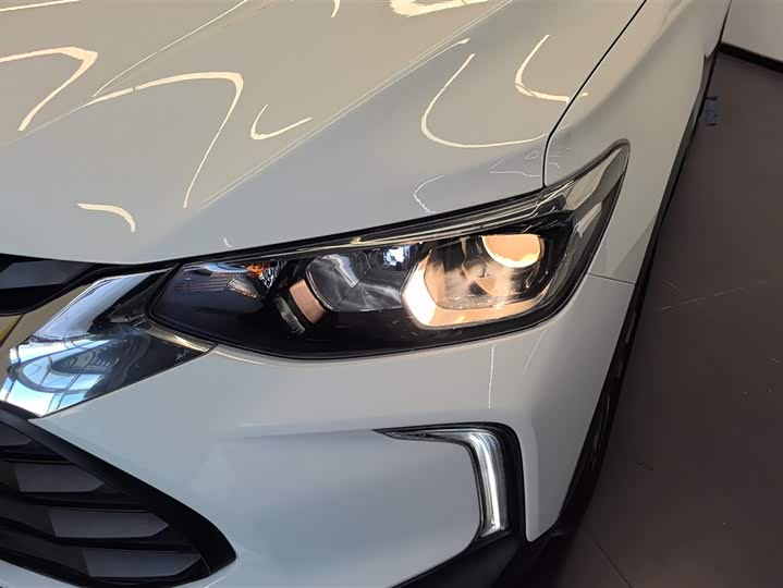 Фото 5 - Chevrolet Tracker