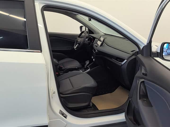 Фото 8 - Chevrolet Tracker