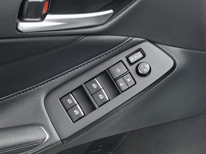 Фото 9 - Toyota Avalon