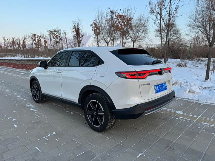 Фото 4 - Honda Vezel