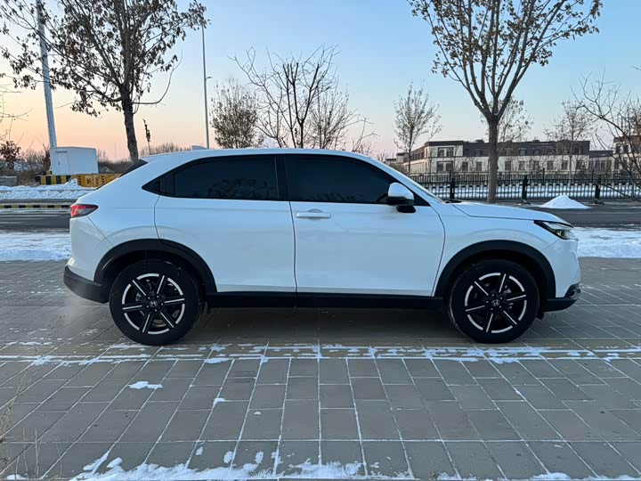 Фото 7 - Honda Vezel