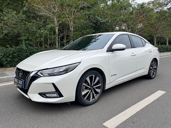 Фото 1 - Nissan Sylphy