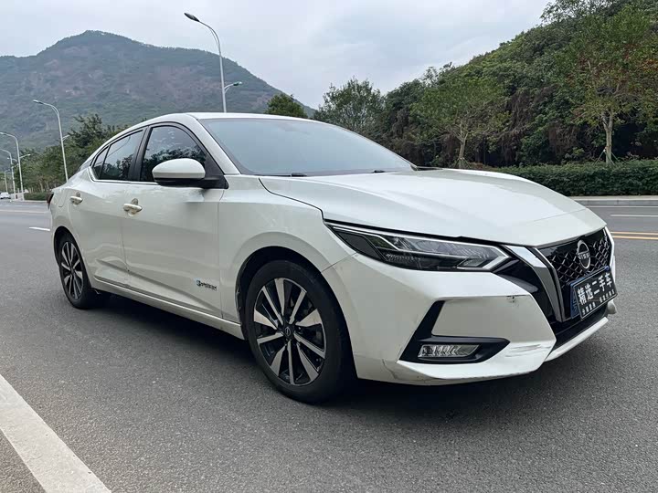 Фото 3 - Nissan Sylphy