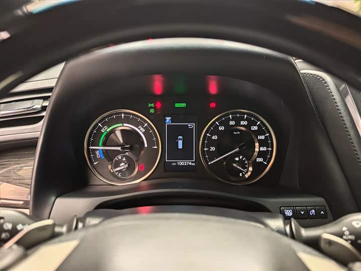 Фото 9 - Lexus LM