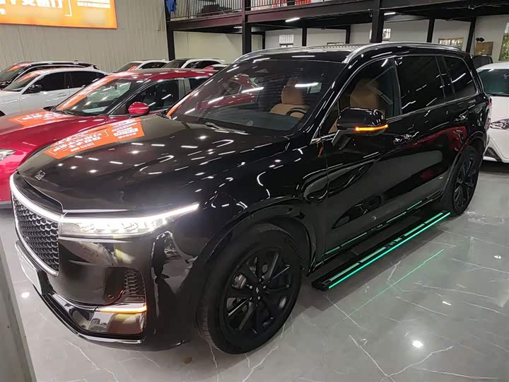 Фото 1 - LiXiang One