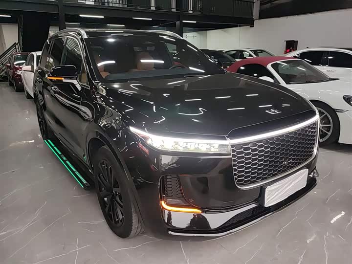 Фото 4 - LiXiang One