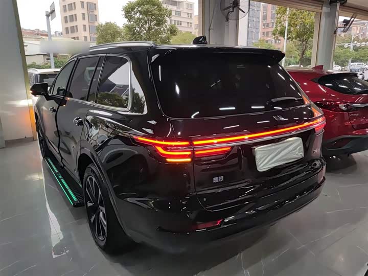 Фото 5 - LiXiang One