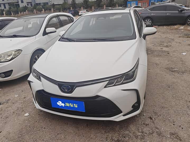 Фото 2 - Toyota Corolla