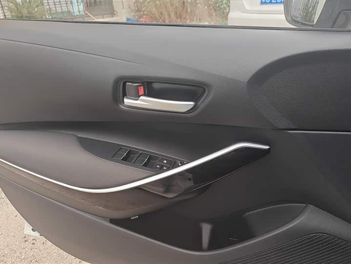 Фото 7 - Toyota Corolla