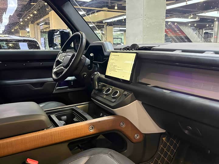 Фото 6 - Land Rover Defender