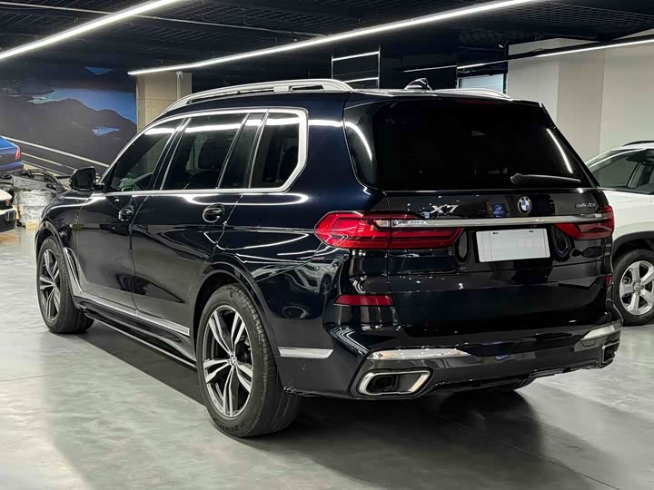 Фото 5 - BMW X7