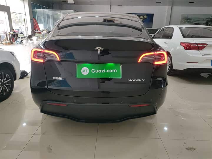 Фото 6 - Tesla Model Y