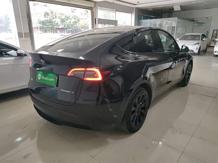 Фото 7 - Tesla Model Y
