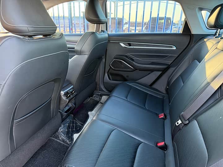 Фото 7 - Geely Emgrand