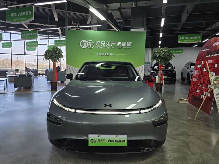 Фото 2 - XPeng P7