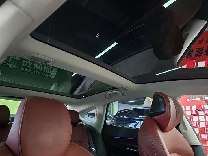 Фото 9 - XPeng P7