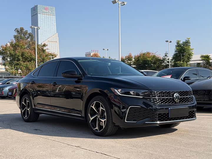 Фото 3 - Volkswagen Passat