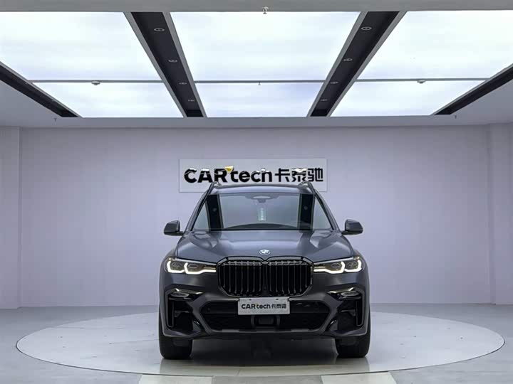 Фото 8 - BMW X7