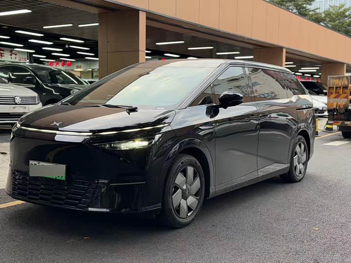 Фото 1 - XPeng X9