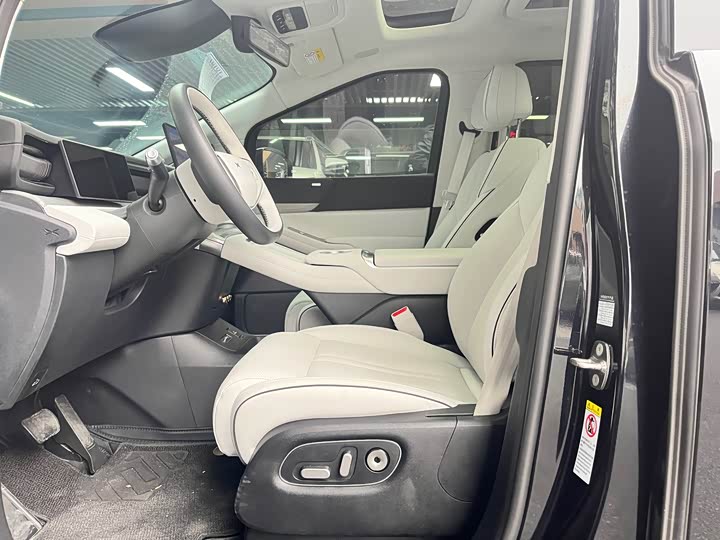 Фото 4 - XPeng X9