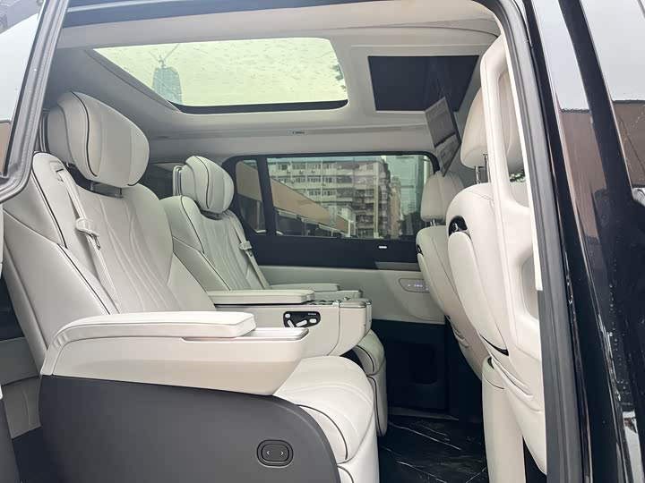 Фото 9 - XPeng X9