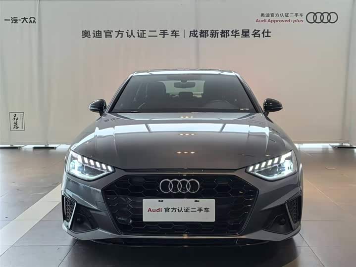 Фото 2 - Audi A4L