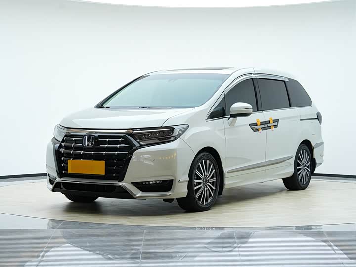 Фото 1 - Honda Elysion