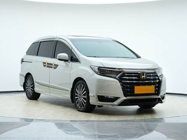 Фото 3 - Honda Elysion