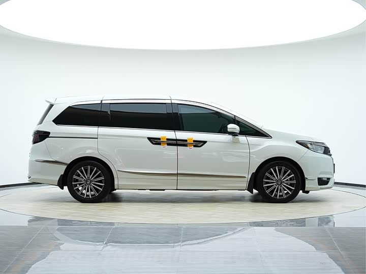 Фото 4 - Honda Elysion